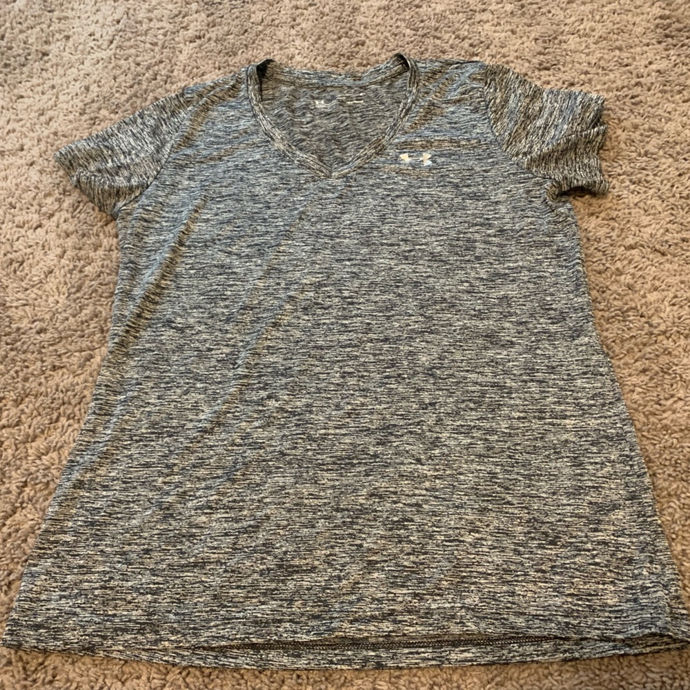 Under Armour Heat gear Size medium Women’s Tee Sz Medium